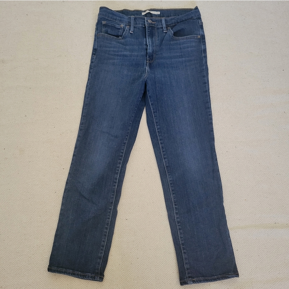 Womens Levis highrise straight crop size 28 jeans